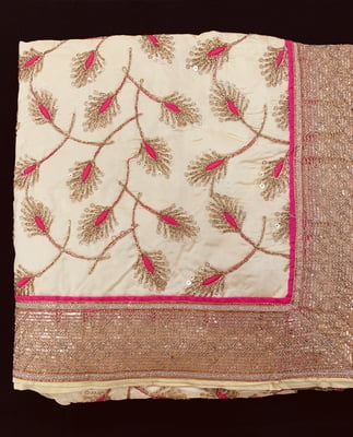 5 ft Chandoa Saheb | Golden Creme 5 ft Chandoa Saheb | Golden Creme
